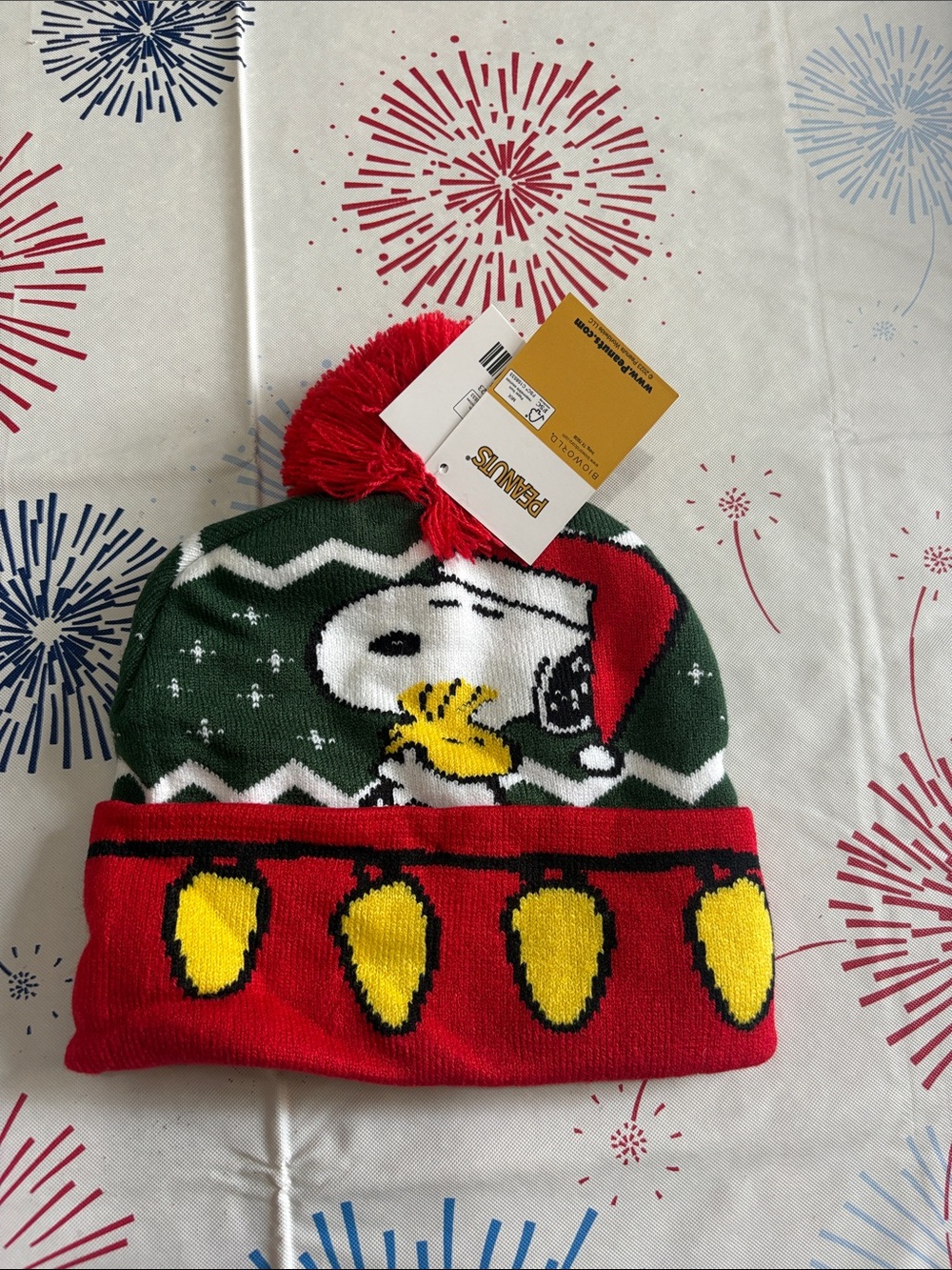 NWT Peanuts Snoopy & Woodstock Holiday Beanie in Green, Red, Yellow